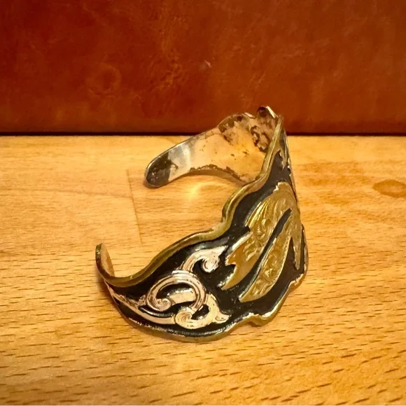 Vintage Crumrine Western Cuff Bracelet Reno NV Brass Black Enamel Engraved USA - Picture 2 of 5